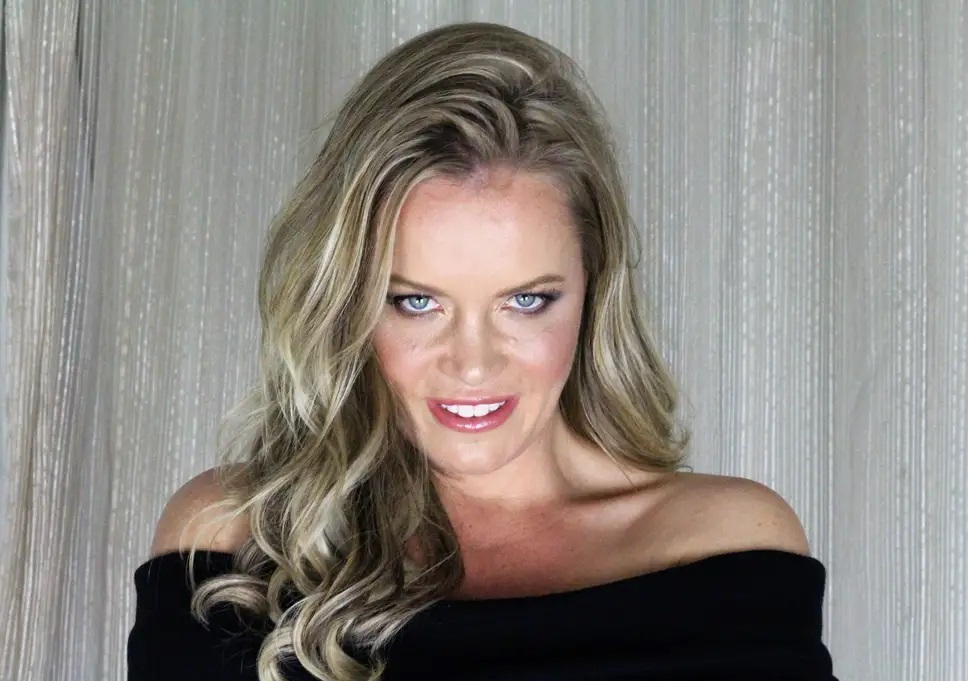 Why going for female escort service is helpful?